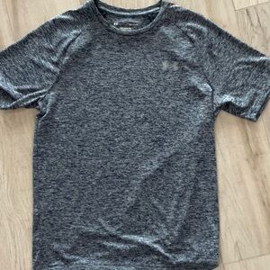 UNDER ARMOUR TECH TSHIRT